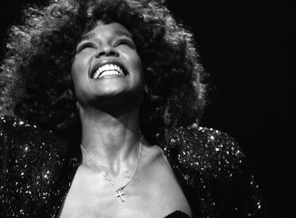 Whitney Houston-01