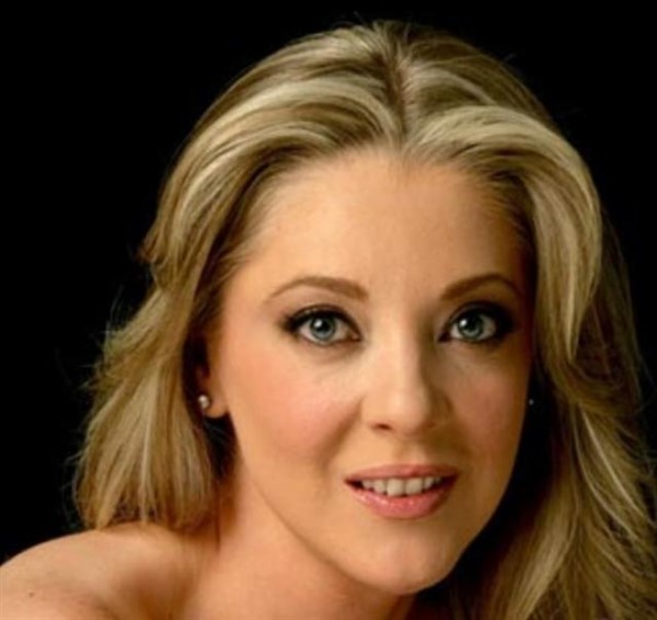 Edith González